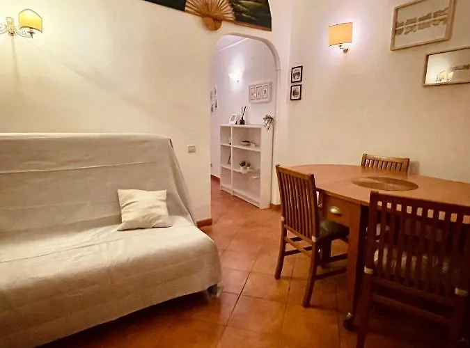 Downtown Apartment_sistina Апартаменты *